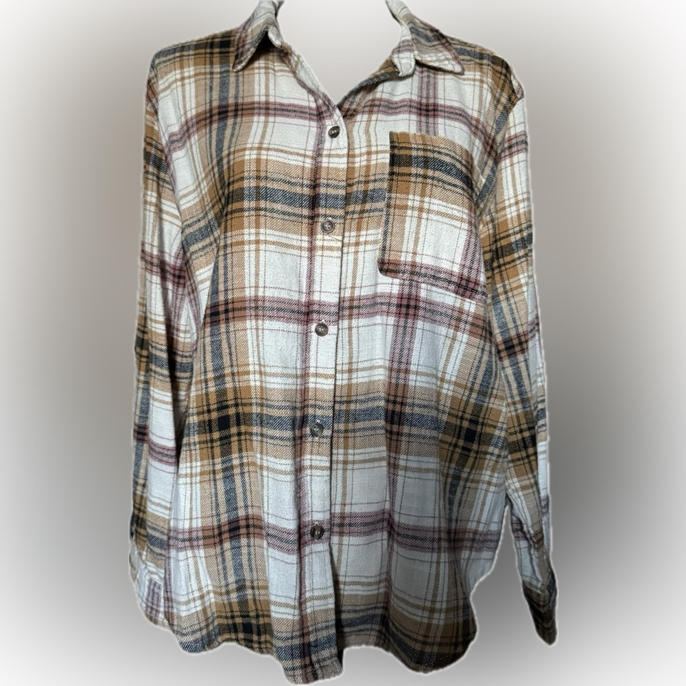 ❤️‍🔥3/$10 Or FREE BUNDLE ITEM✨ Love Tree Tan and Black Plaid Shirt